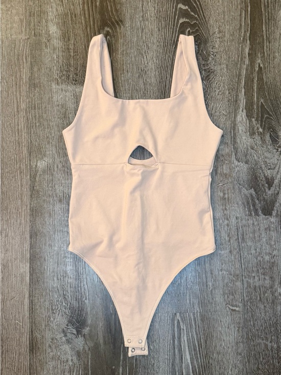Abercrombie & Fitch Tops - Abercrombie & Fitch Soft Scoop Bodysuit in Nude